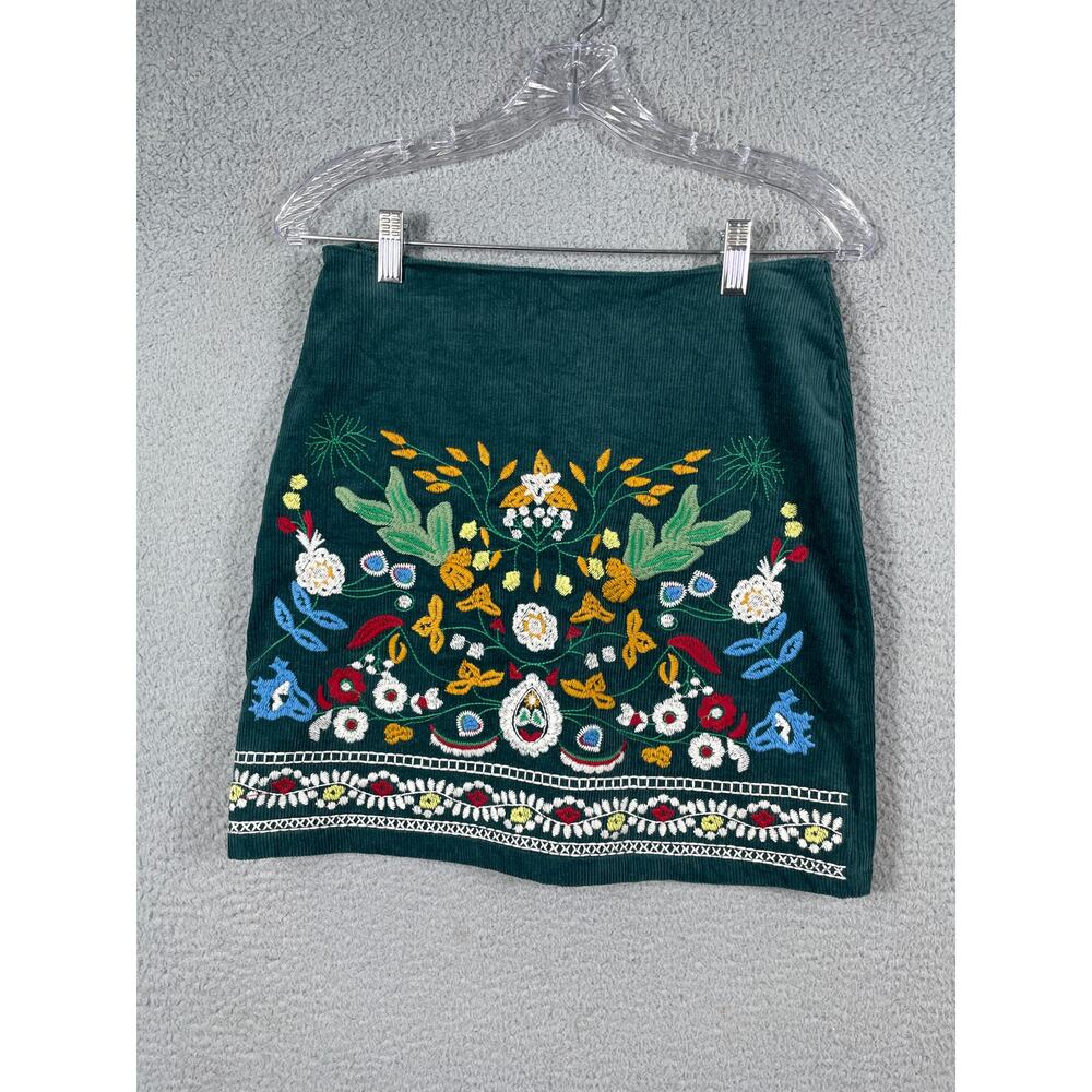 Simplee Corduroy Embroidered Green Skirt size M
